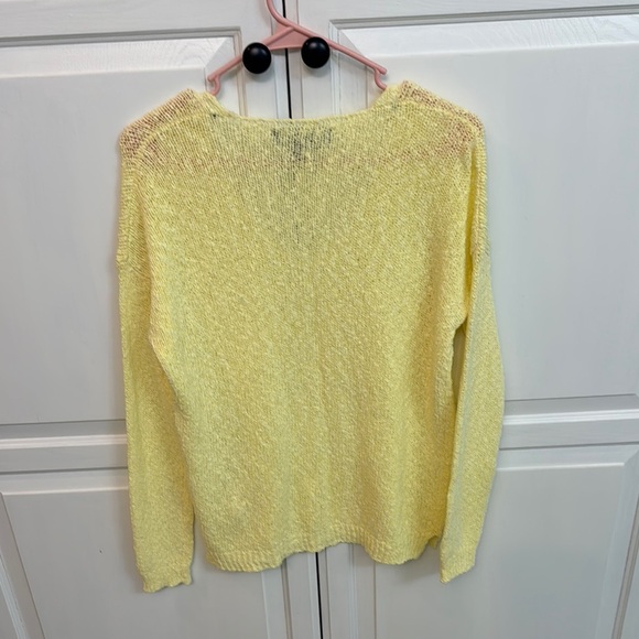 Forever 21 Yellow V-Neck Sweater. Size S. - Picture 5 of 5